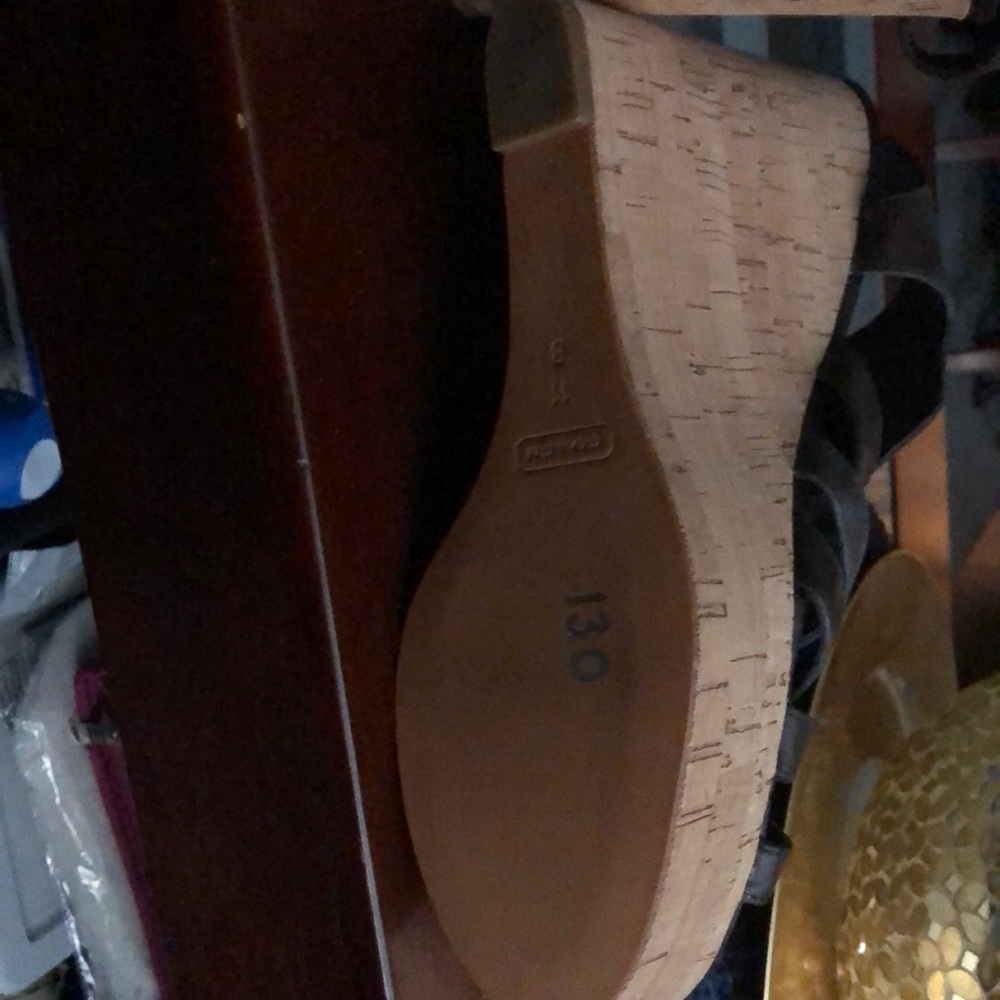 Shoes - Picture 4 of 4